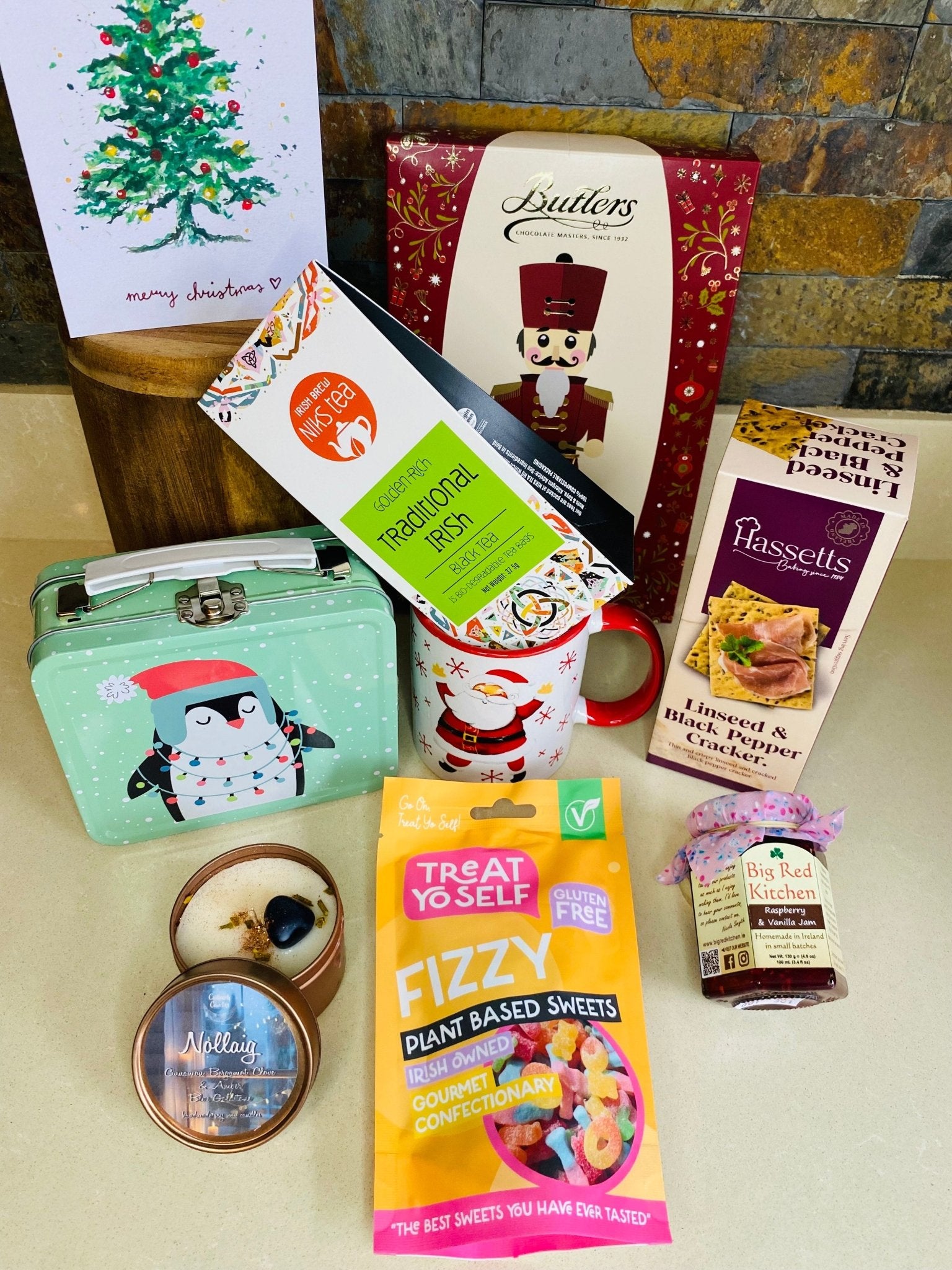 Christmas Gifts - Christmas Tea & Treats Hamper