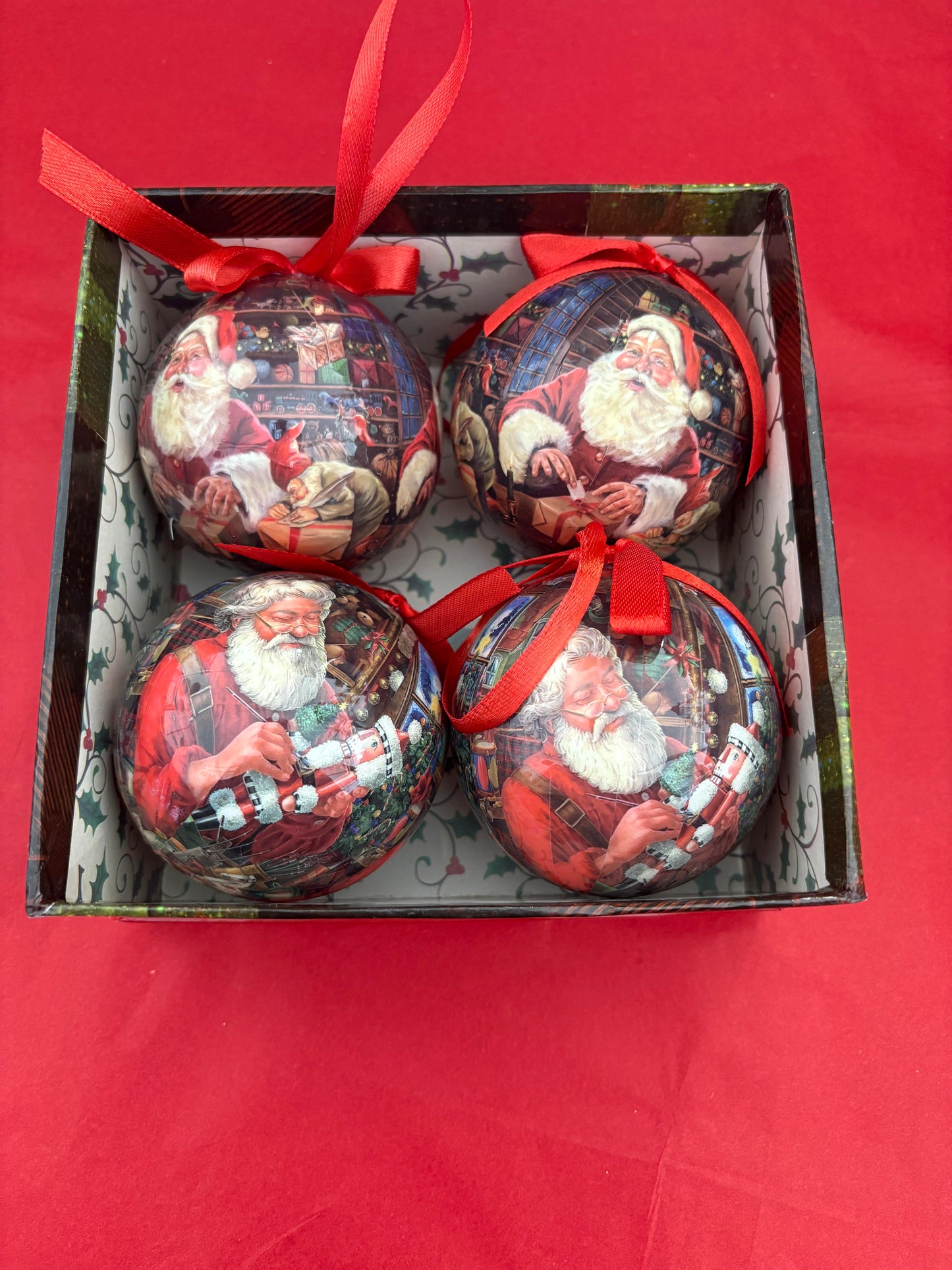 Set of 4 Santa Baubles