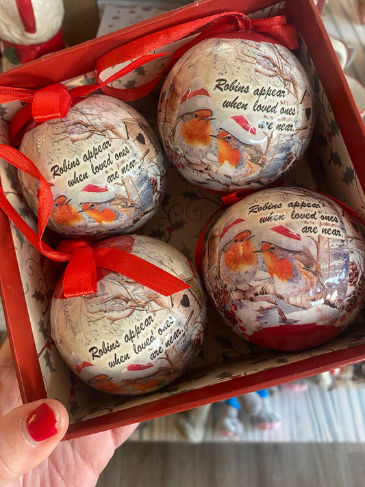 Set of 4 Robin Baubles